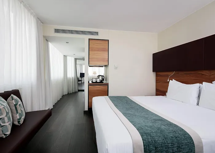 Hotel Eurostars Embassy 4*