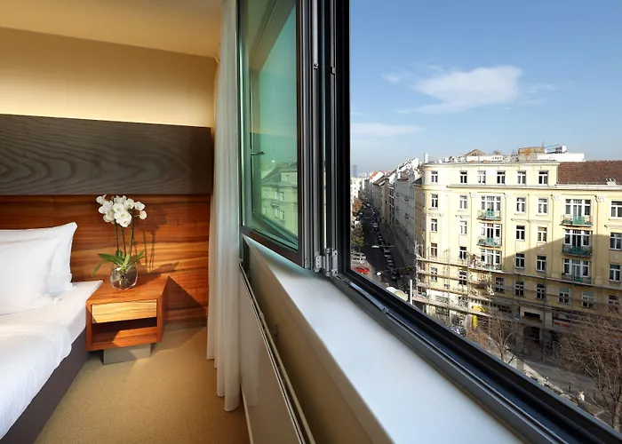 Eurostars Embassy Hotel 4*